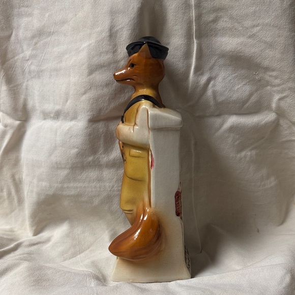 Jim Beam Colonial Fox Sculpture in Brown and Tan - Picture 11 of 11
